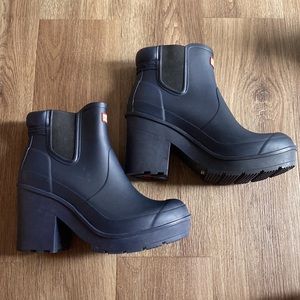 Hunter block heel boot